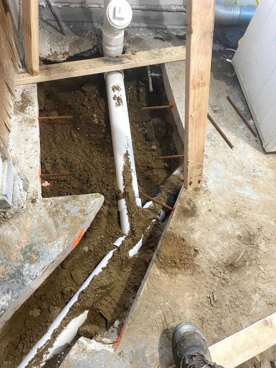 Trenchless sewer repair service